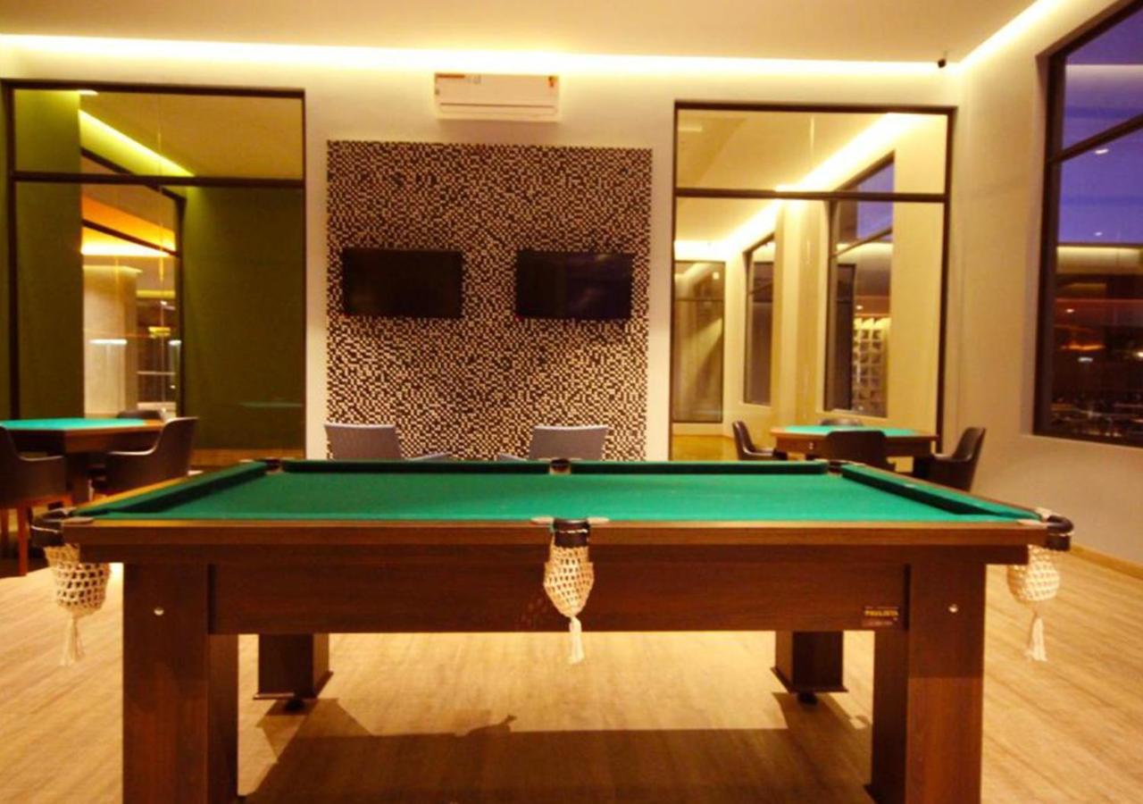 Hot Beach Resort Olimpia Luaran gambar A pool table