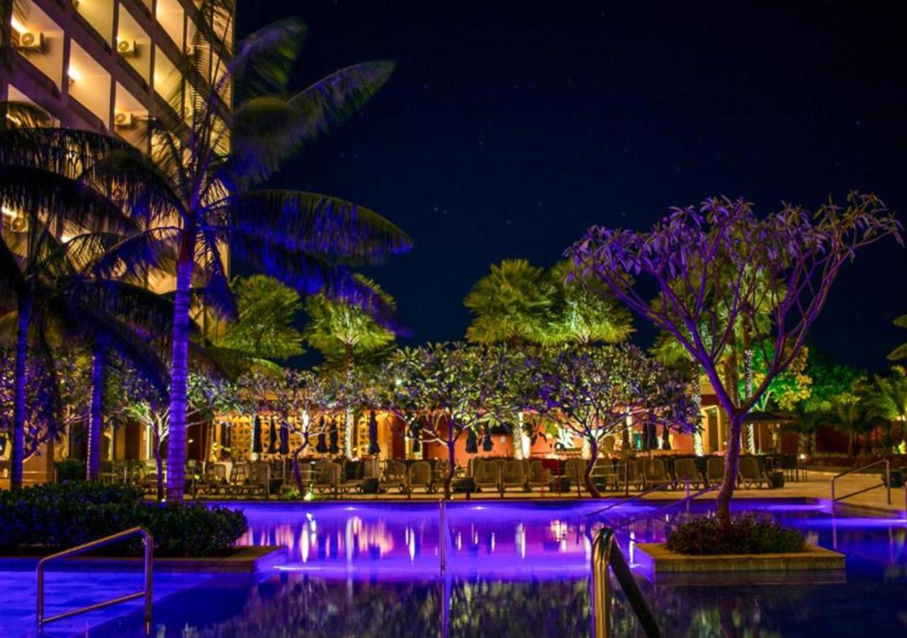 Hot Beach Resort Olimpia Luaran gambar The pool at the hotel